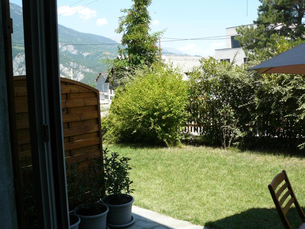 Studio Entre Savines Et Embrun Pres Du Lac De Serreponcon Crots Buitenkant foto